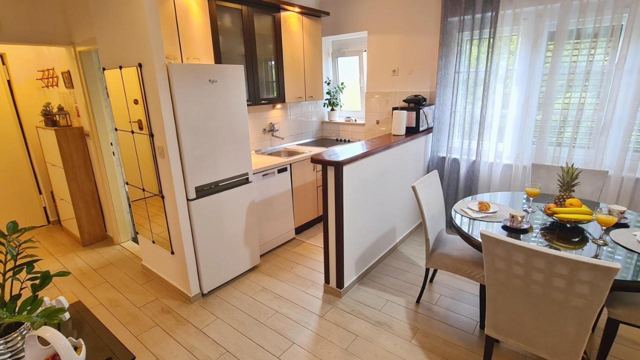 Apartment Sara Poljud สปลิท ภายนอก รูปภาพ