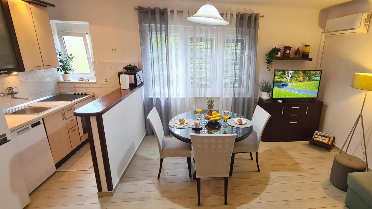 Apartment Sara Poljud สปลิท ภายนอก รูปภาพ